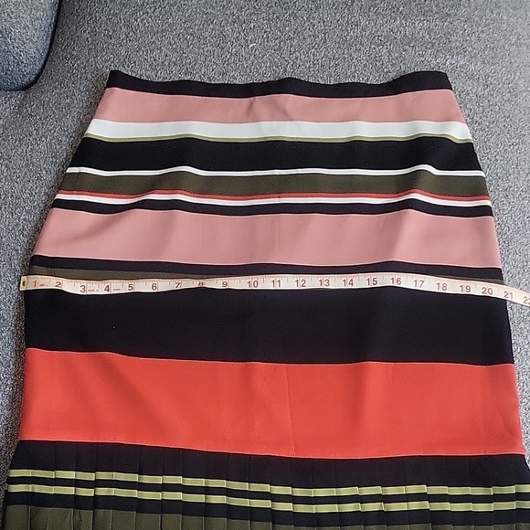 NWT Ann Taylor Stripped Pink and Black Striped Pencil Skirt - Picture 9 of 10